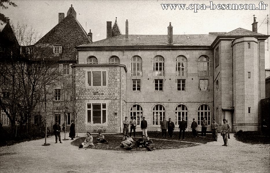 BESANÇON - Hôpital St-Jacques côté de la rue de l Orme de Chamars.
